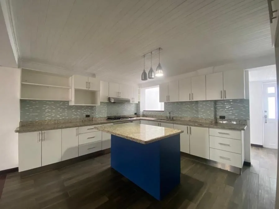 Venta de Casa en Cinco Esquinas de Tibas MGA - Venta en Tibás — photo 4