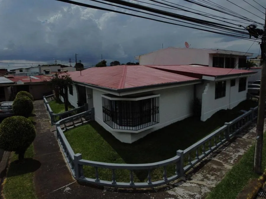 Casa en Venta en Lomas de Ayarco Sur, Curridabat RAH #23203 - Venta en Curridabat