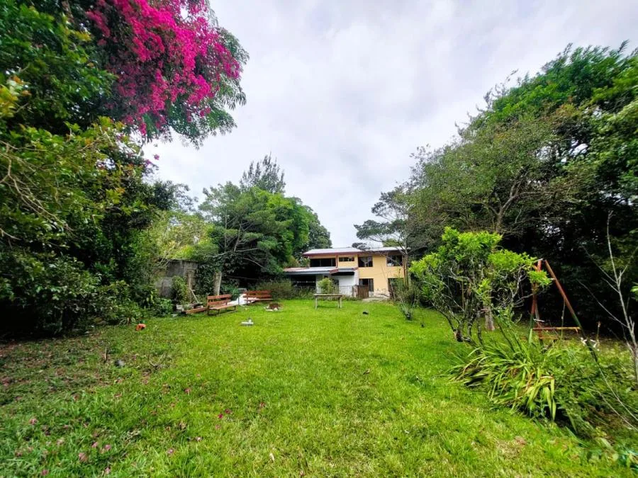 Venta de Casa en lote de 1993 m2 en Angeles Heredia - Venta en Angeles