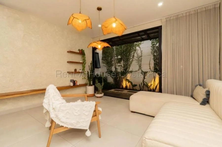 Casa amueblada 1 nivel con terraza y amenidades premium #26-1699 GS - Alquiler / Renta en Santa Ana