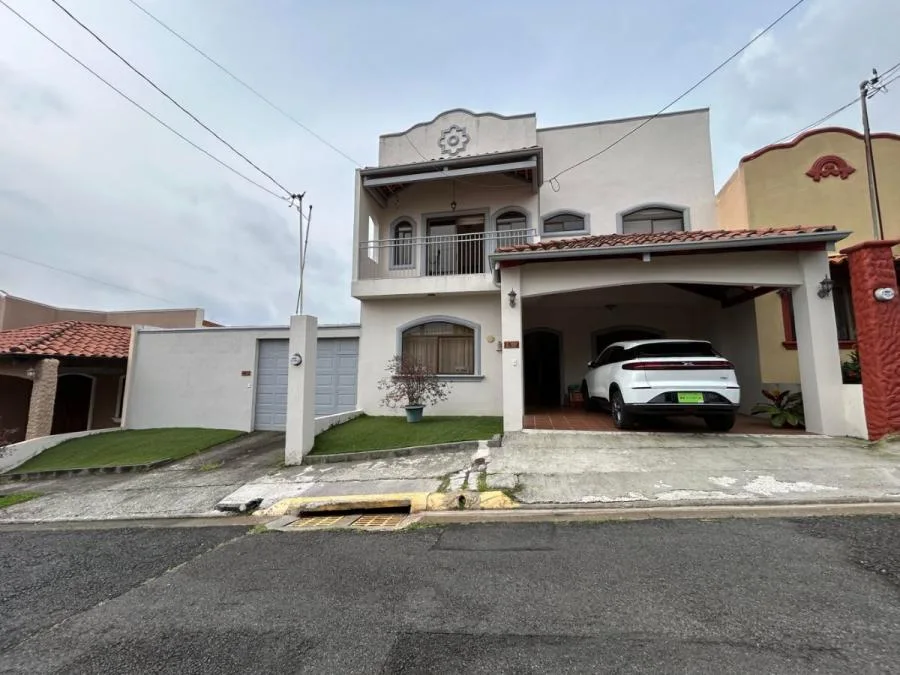 Venta de casa con 4 habitaciones en Condominio San  Agustin San Francisco de Heredia MGA - Venta en San Francisco