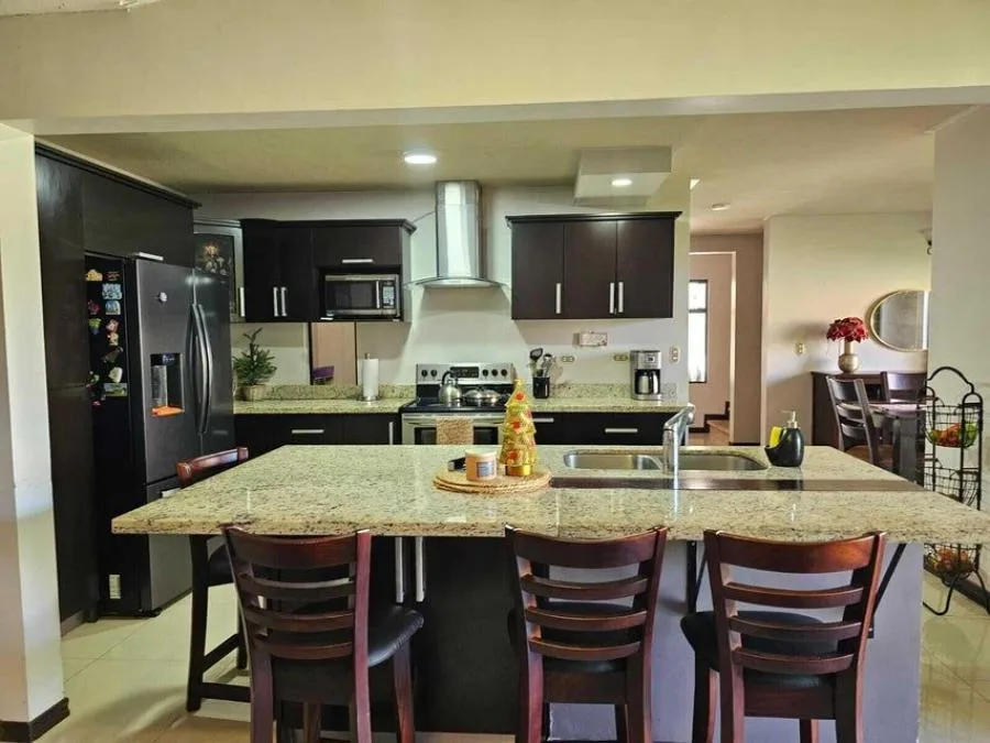 Venta de casa en Sn Joaquin de flores PBR - Venta en San Joaquín