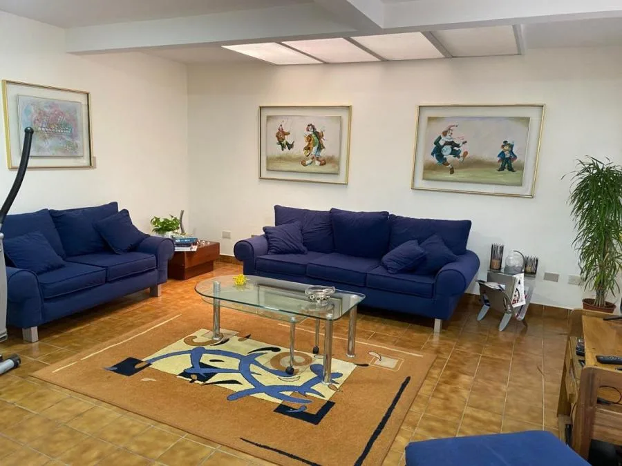 Casa de 3 Habitaciones en Venta en Tibas, Anselmo Llorente - Venta en Tibás