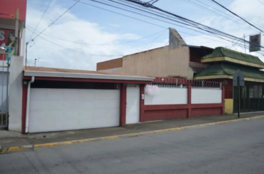 GUADALUPE EL ALTO RENTO PROPIEDAD COMERCIAL $1.300 - Alquiler / Renta en El Alto