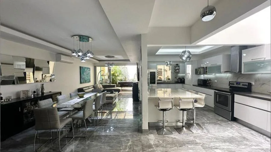 Venta de moderna y hermosa  casa en san rafael de escazu 26-1053 - Venta en Escazú
