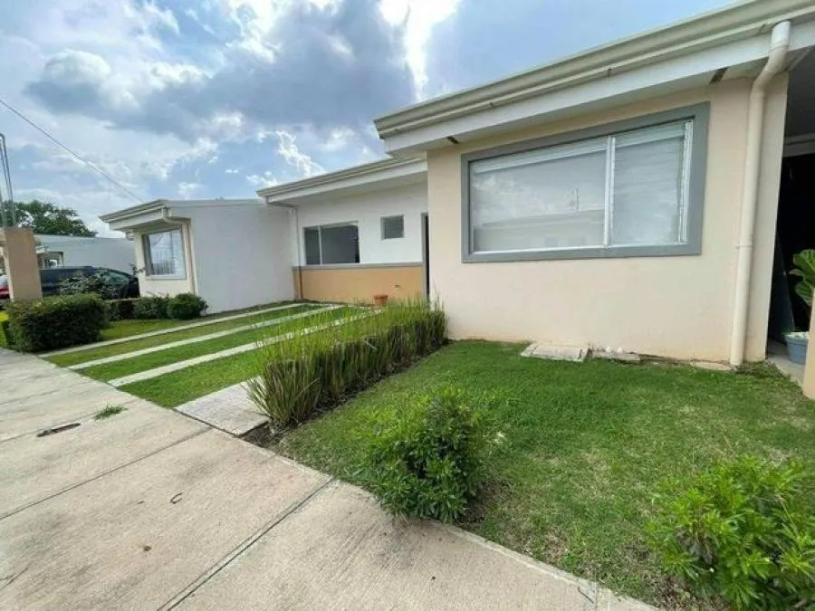 Casa de tres habitaciones en residencial Malaga, Santa Barbara RAH 231110 - Venta en Santa Bárbara