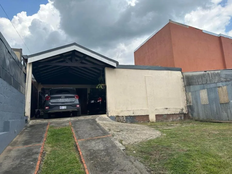 CASA EN VENTA EN ESCAZU, MLS #23-3298 - Venta en Escazú