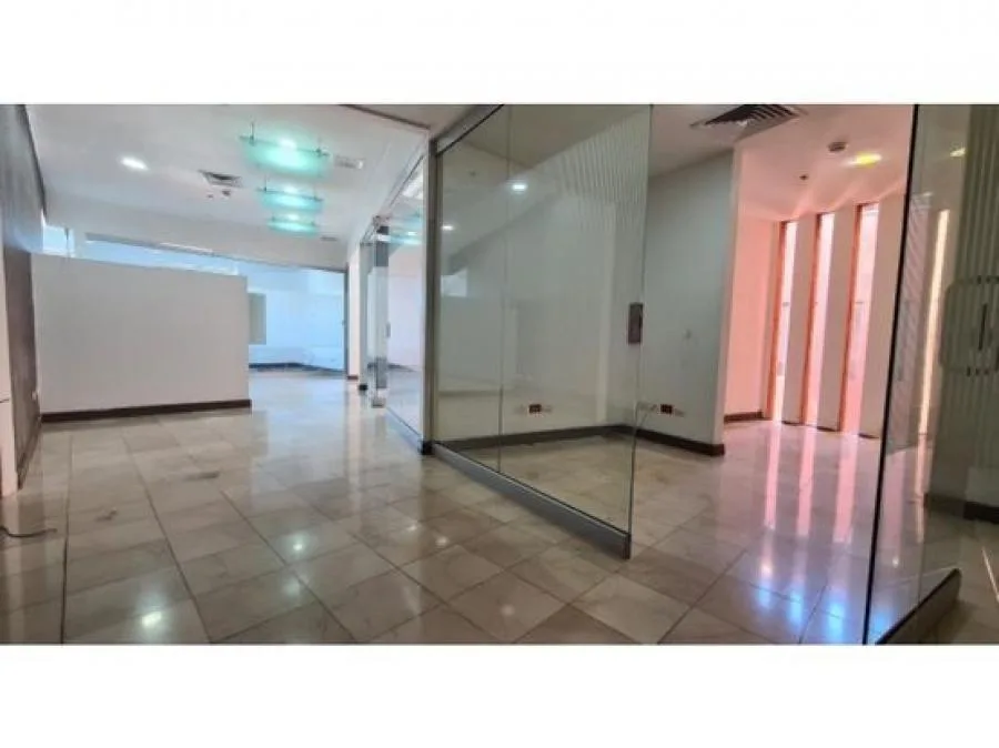 ALQUILER DE OFICINA, SAN JOSE, ESCAZU, PLAZA ROBLE - Alquiler / Renta en Escazú