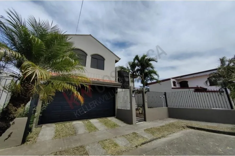 CASA VENTA EN RESIDENCIAL VEREDA REAL, SANTO DOMINGO, HEREDIA #5320 - Venta en Santo Domingo