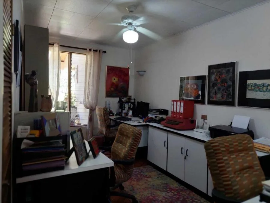 Casa con detalles de Madera en Venta en San Jose, San Jose  - Venta en San José — photo 4