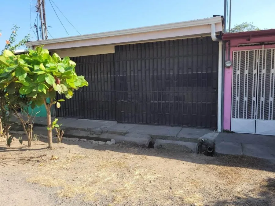 Casa con Encanto y Apartamento en Venta en el Vibrante Centro de Puntarenas - Venta en Puntarenas