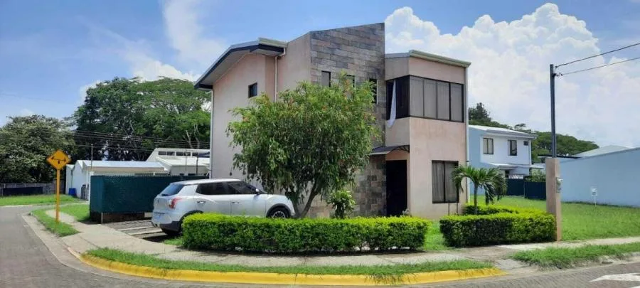 Casa en Venta en Turrúcares, Alajuela. RAH 23-3493 - Venta en Alajuela