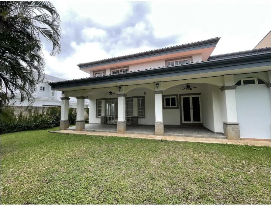 Venta de casa en Residencial Santa Lucía, Tres Rios US$540,000 #MF001 - Venta en Tres Ríos