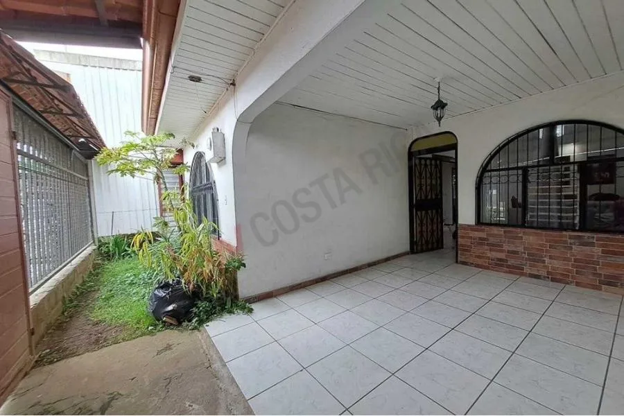 Venta de casa con apartamento en San Isidro de Coronado #6385 - Venta en San Isidro