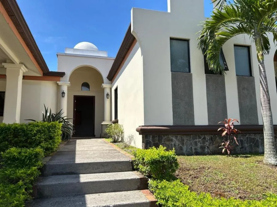 Venta de Casa en San José de Alajuela. RAH 26-229 - Venta en San José