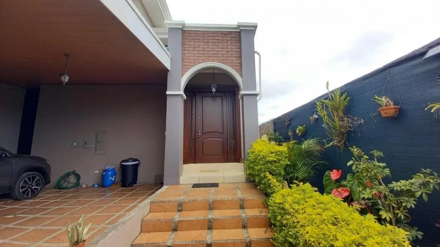 Casa en venta en Cartago. RAH 23-3150 - Venta en Cartago
