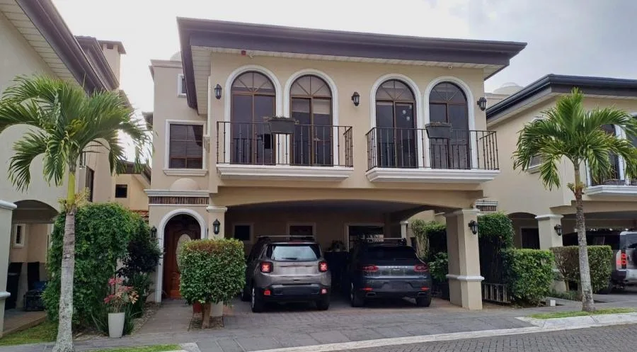 Elegancia y frescura en un solo nivel #26-1295 GS - Venta en Escazú