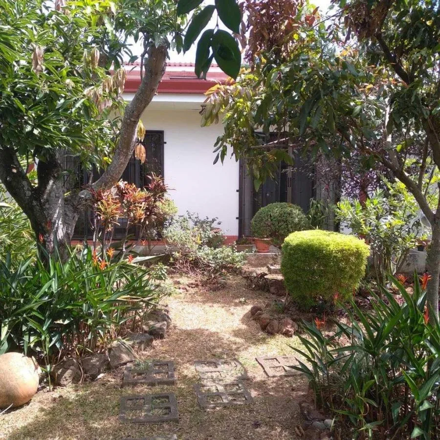 CASA EN VENTA, BARVA HEREDIA, Cod#24-804 - Venta en Barva