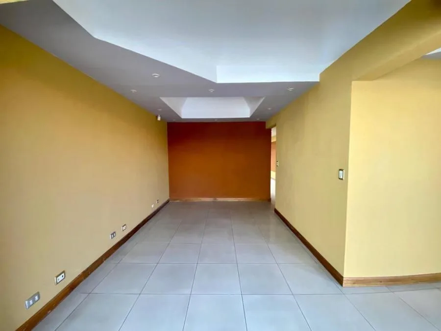 Alquiler de Oficina en Guadalupe, San José. - Alquiler / Renta en Goicoechea — photo 2