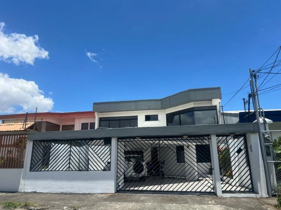 VENTA DE CASA l SAN VICENTE DE MORAVIA l PRECIO NEGOCIABLE - Venta en Moravia