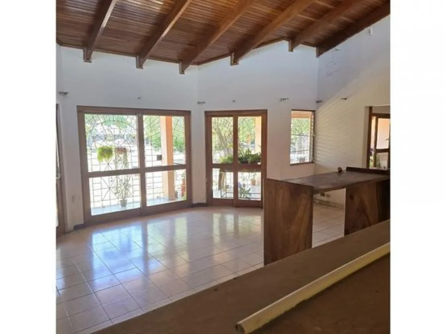 Casa en Venta en Heredia, mas 2 apartamentos, uso mixto 5PCU8540577 - Venta en Flores