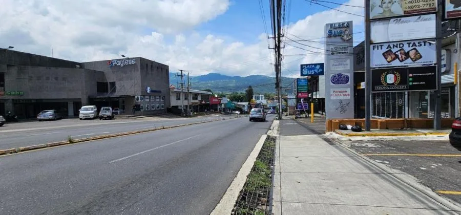 Alquiler de Local Comercial en San Rafael, Escazú. RAH 25-543 - Alquiler / Renta en Escazú