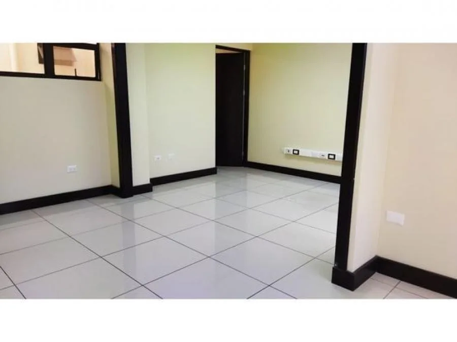 Edificio en Alquiler,en San Jose, Comercial,Exc,Ubicacion,PJG7166450 - Alquiler / Renta en San José — photo 4