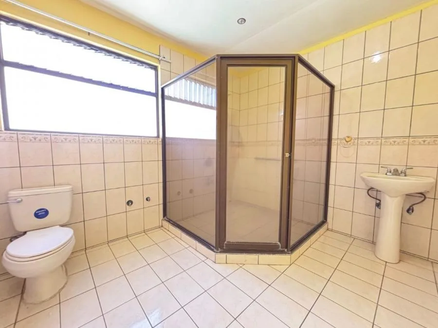 Venta de hermosa propiedad en Residencial Villa Adobe, Santo Domingo - Venta en Santo Domingo — photo 2