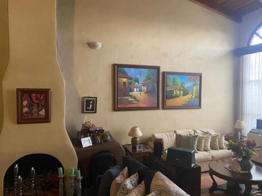 Venta de casa con cuatro habitaciones en Guayabos, Curridabat $460.00 #CE002 - Venta en Curridabat