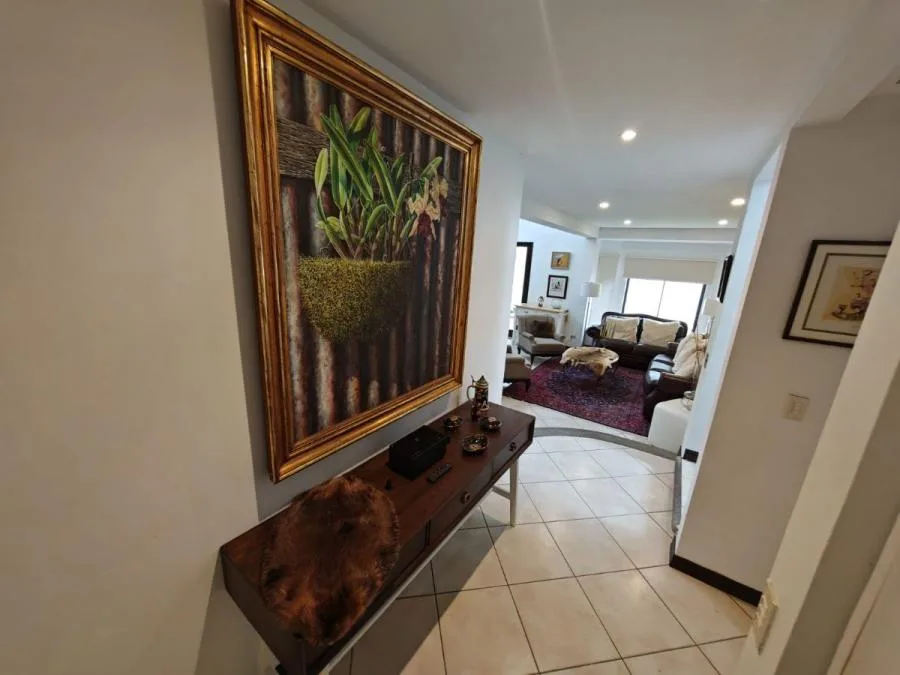 Venta de casa recien remodelada en Residencial Vereda Real, Santo Domingo - Venta en Santo Domingo — photo 4