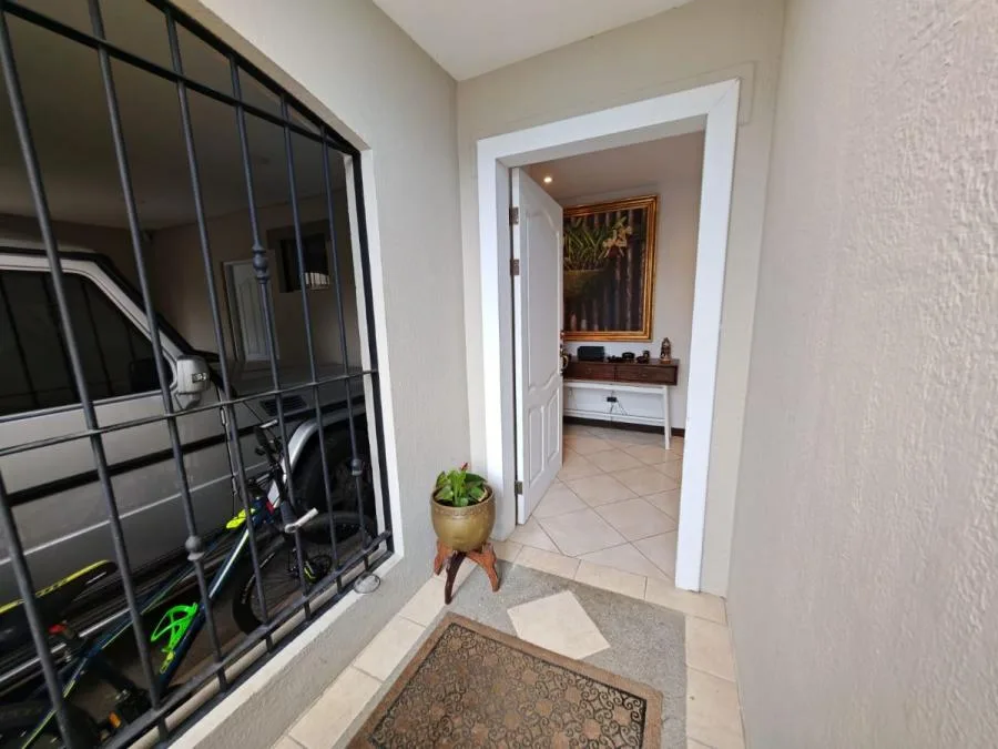 Venta de casa recien remodelada en Residencial Vereda Real, Santo Domingo - Venta en Santo Domingo — photo 5