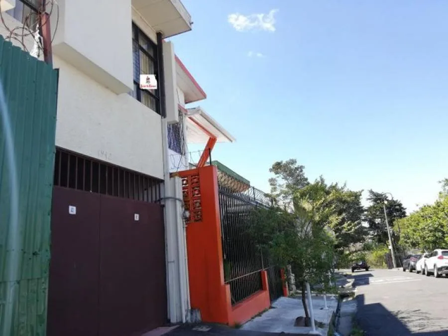 Venta de amplia casa en Barrio Aranjuez, San José- #22-1591 - Venta en San José