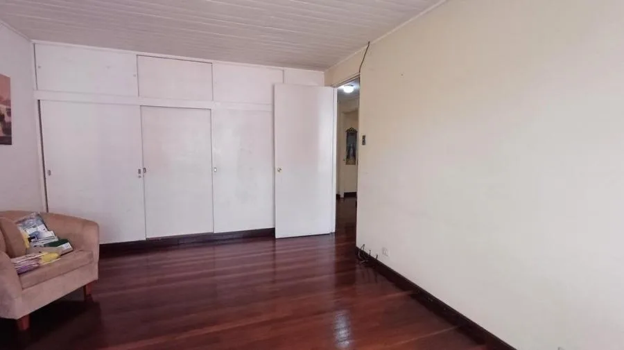 Venta de Casa de 3 Niveles en Montes de Oca-Mercedes. RAH 26-238 - Venta en Montes de Oca — photo 3