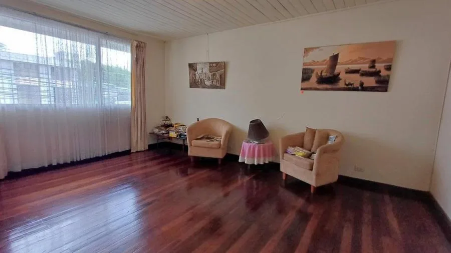 Venta de Casa de 3 Niveles en Montes de Oca-Mercedes. RAH 26-238 - Venta en Montes de Oca — photo 4