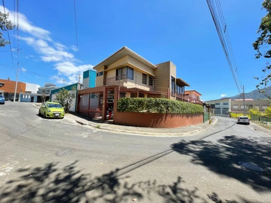 CASA EN VENTA EN LOMAS DE AYARCO, CURRIDABAT RAH 24207  - Venta en Curridabat
