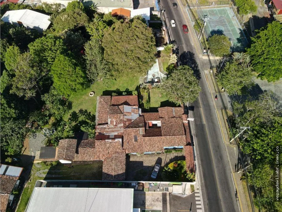 Venta de propiedad en Santa Rosa de Santo Domingo de Heredia, uso de Suelo Mixto, con casa típica - Venta en Santa Rosa