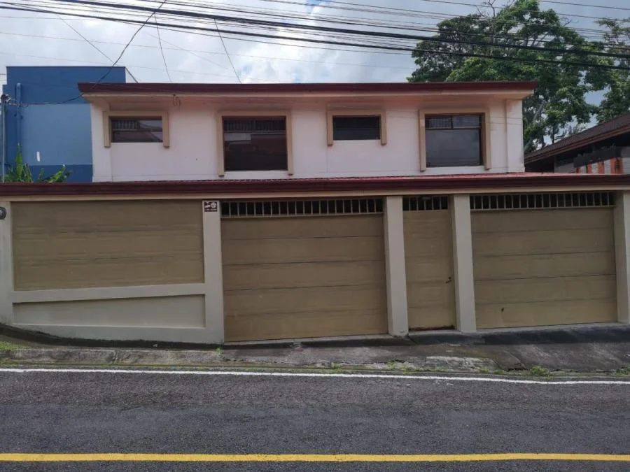 CASA EN VENTA EN LOMAS DE AYARCO, CURRIDABAT RAH 24697  - Venta en Curridabat