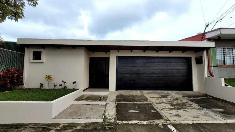 Venta de Casa en Granadilla de Curridabat. RAH 26-1111 Precio Rebajado - Venta en Curridabat