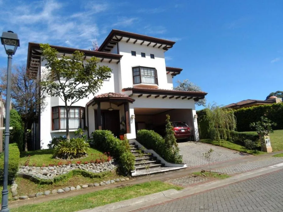 Casa en Venta en Santo Domingo, Heredia RAH #222162 - Venta en Santo Domingo