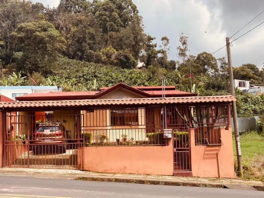 Casa en venta en León Cortes, San José. RAH 22-2067 - Venta en León Cortes