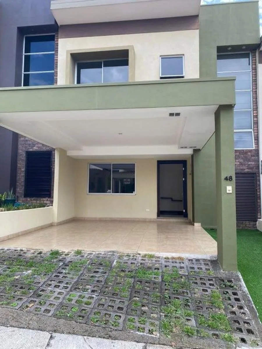 Venta de Casa en Mercedes, Heredia. RAH 24-1682 - Venta en Mercedes