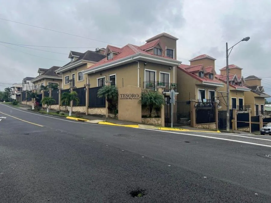 Venta de Casa en Curridabat, San José. RAH 25-512 - Venta en Curridabat