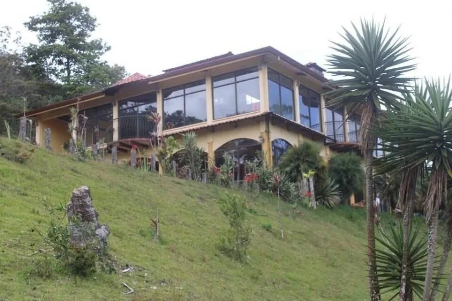 Venta de Edificio Comercial en Paraíso, Cartago.  - Venta en Paraíso