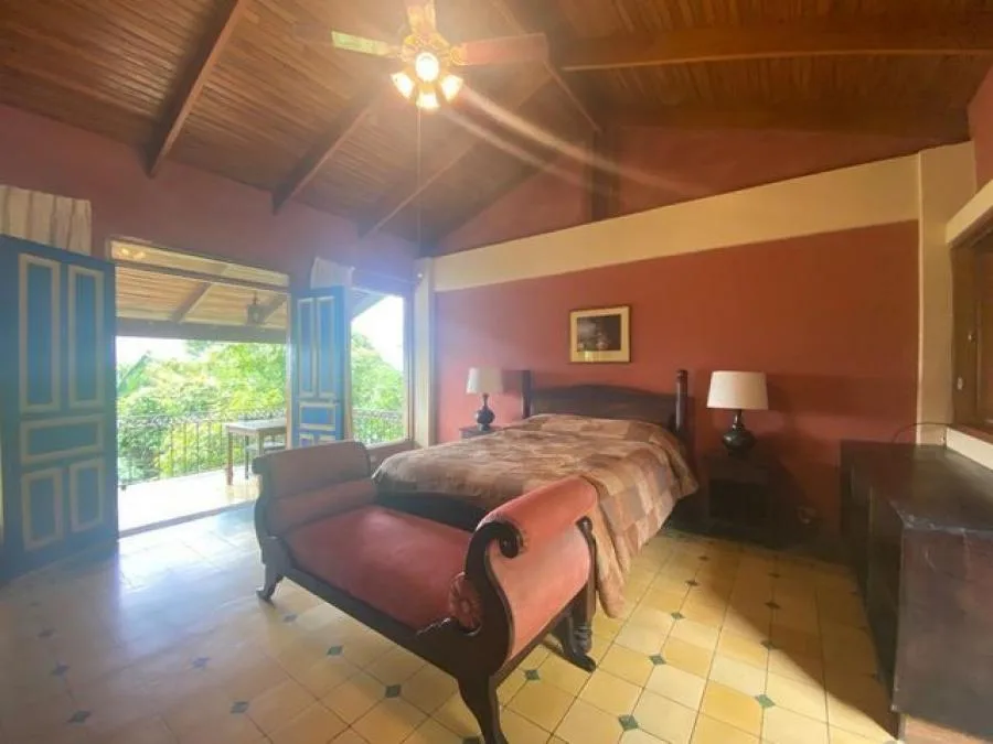 Alquiler de Apartamento en Escazú, San José. - Alquiler / Renta en Escazú