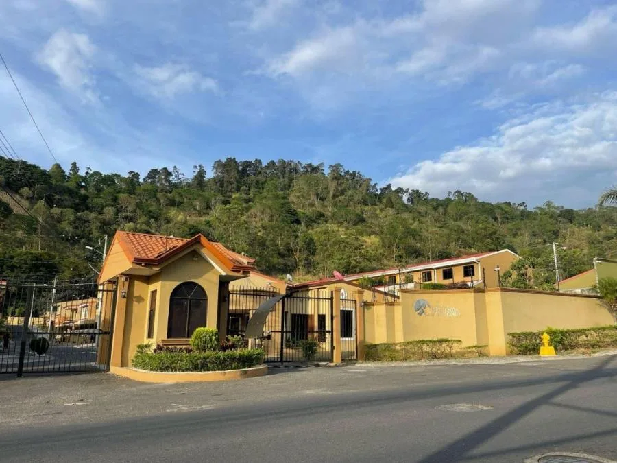 Venta de Casa en Desamparados, San José. RAH 24-1506 - Venta en Desamparados