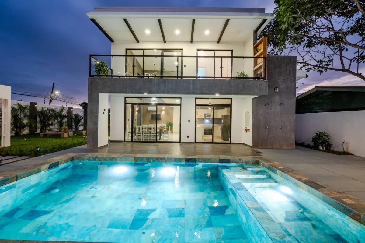 Modern Home for Sale in Guanacaste - Venta en Santa Cruz