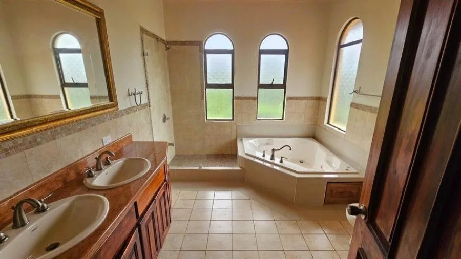 MLS-26-237 LS VENTA HERMOSA CASA MORAVIA SAN JOSE - Venta en Moravia — photo 4