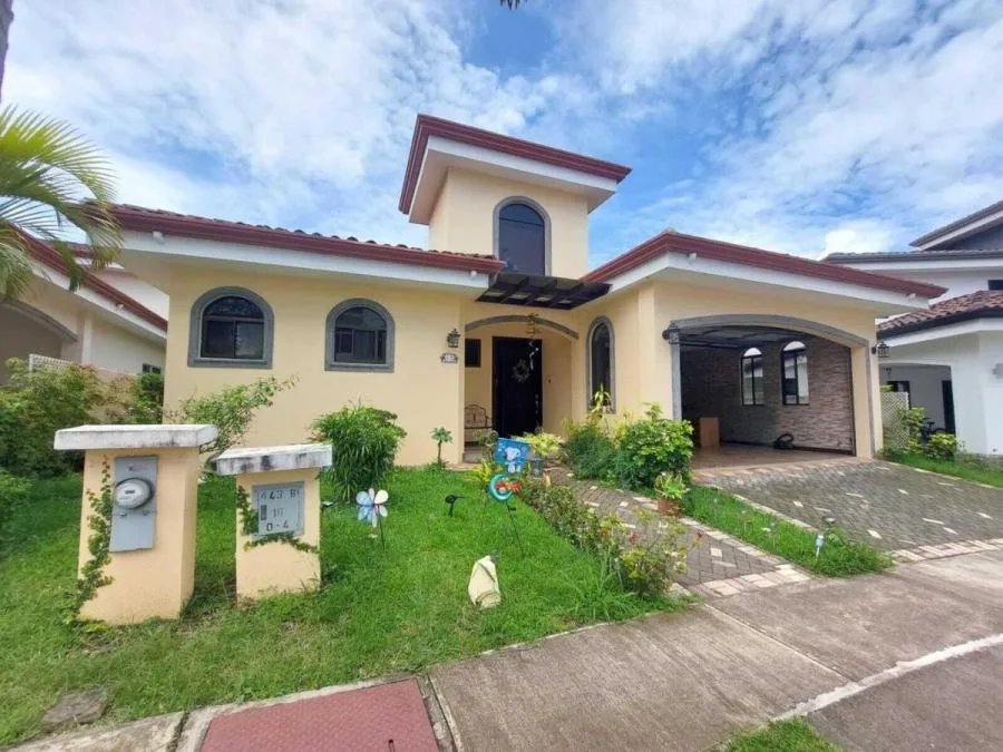 🏠 Venta de casa de una planta con amplio jardín en Los Ángeles de Santo Domingo de Heredia🏠 - Venta en Santo Domingo