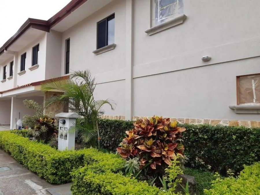 Venta de Casa en Pozos de Santa Ana. RAH 25-840 - Venta en Santa Ana