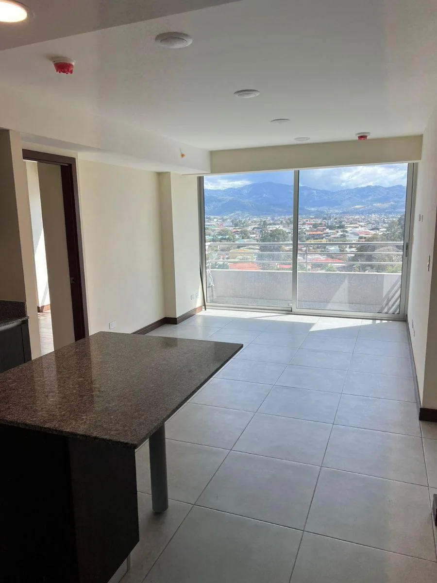 Venta Apartamentos 3h/2b en Torre Los Yoses  - Venta en San Pedro